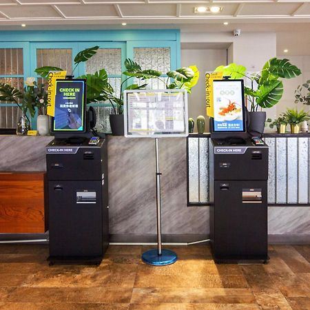 Check Inn Taichung Ziyou Екстериор снимка