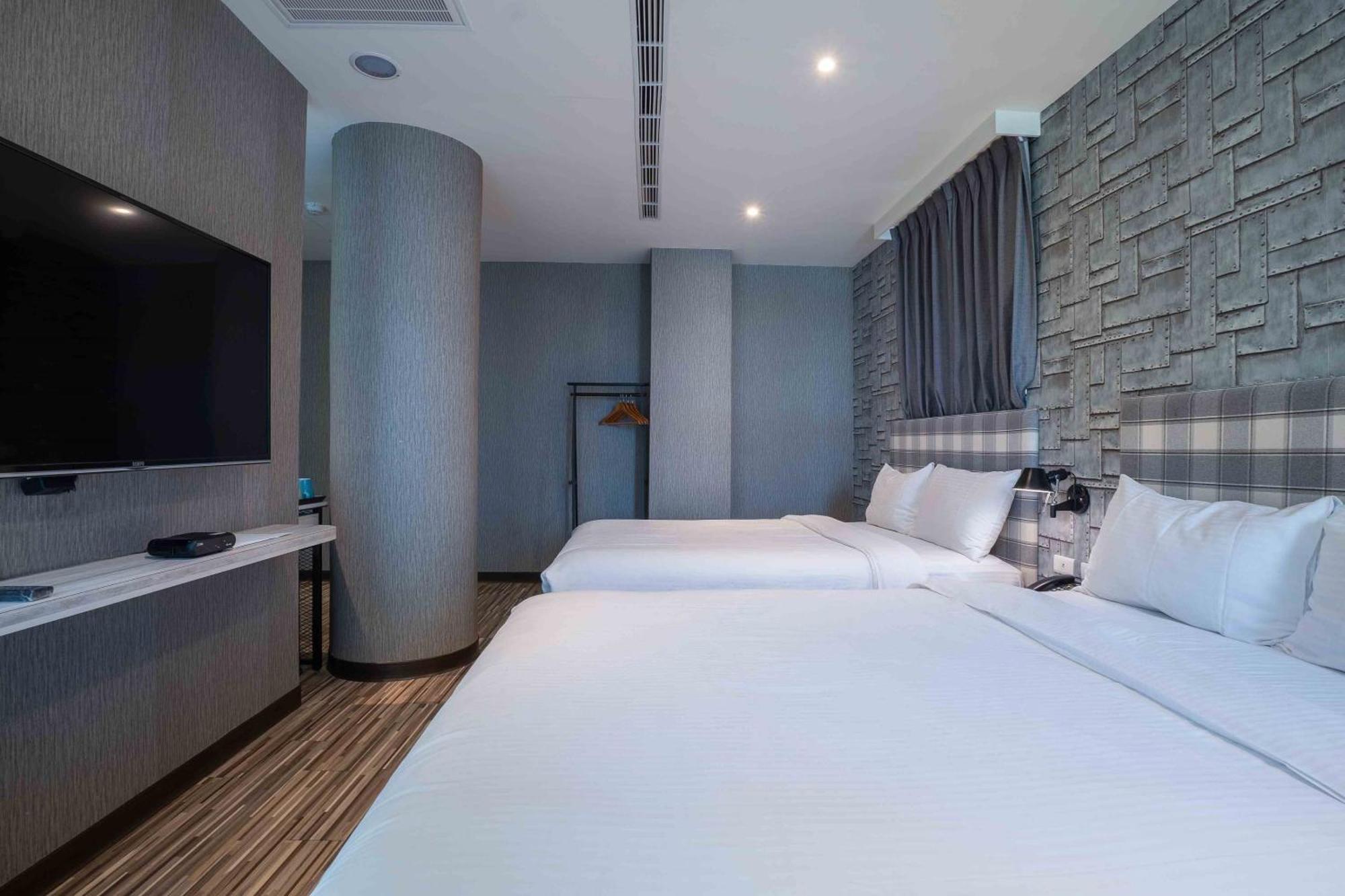 Check Inn Taichung Ziyou Екстериор снимка