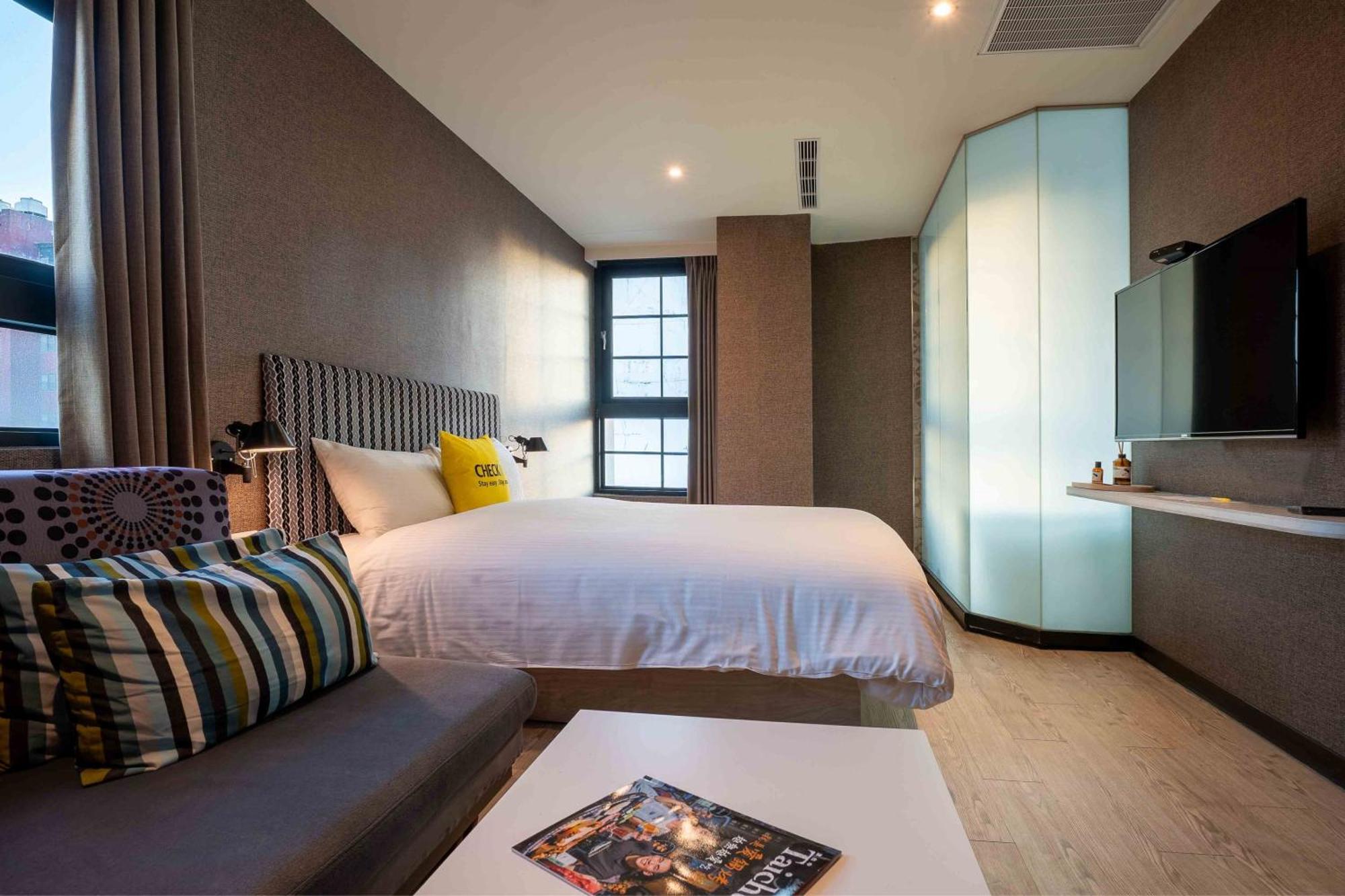 Check Inn Taichung Ziyou Екстериор снимка