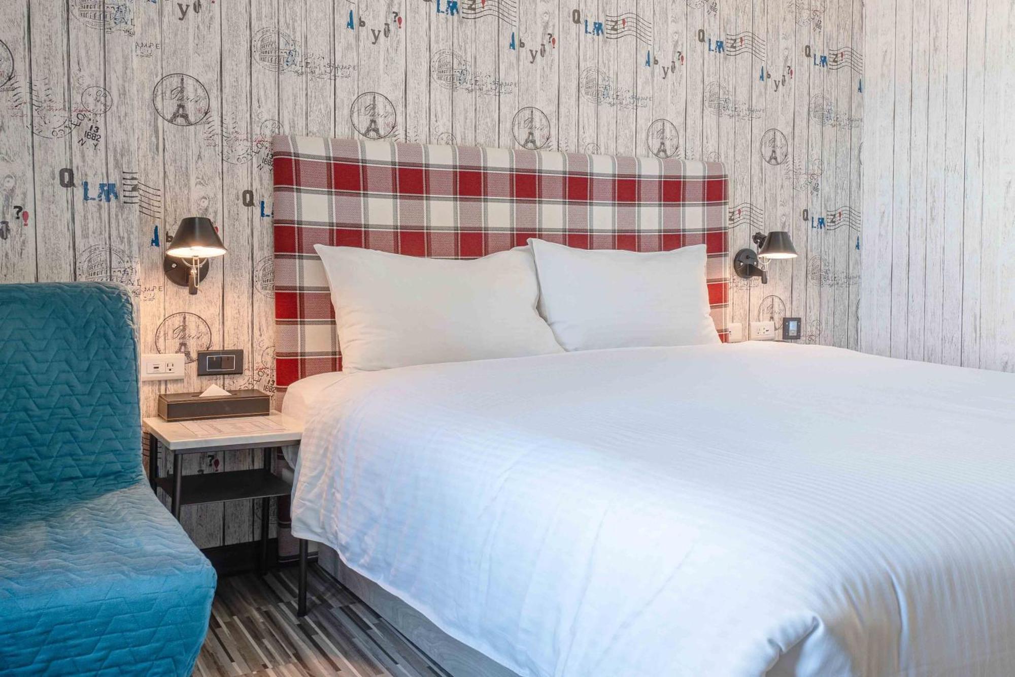 Check Inn Taichung Ziyou Екстериор снимка