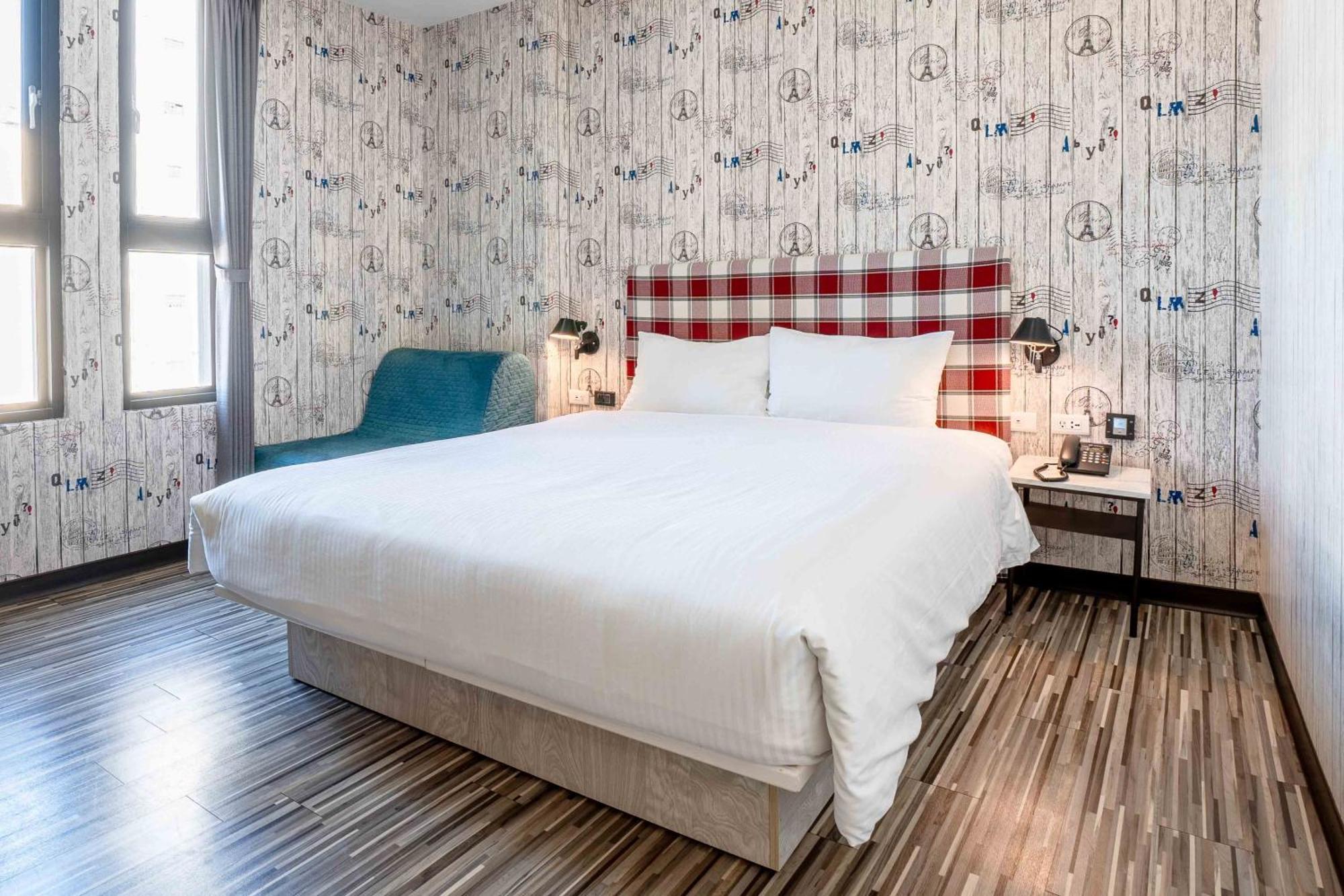 Check Inn Taichung Ziyou Екстериор снимка