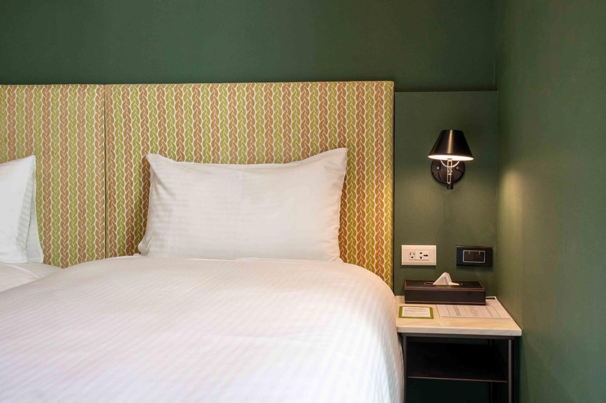Check Inn Taichung Ziyou Екстериор снимка