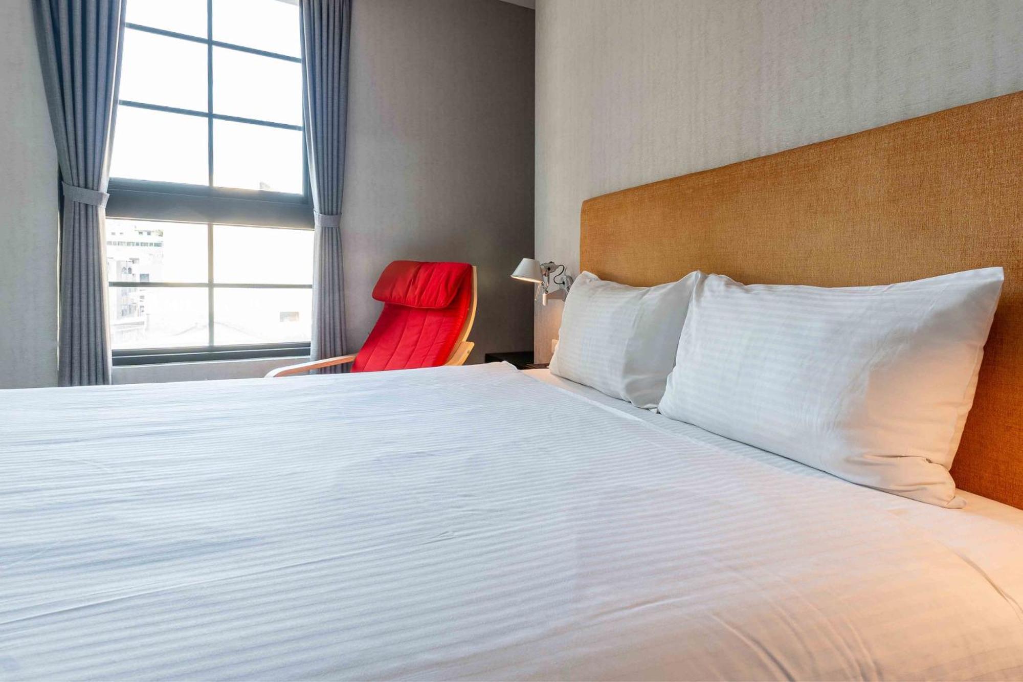Check Inn Taichung Ziyou Екстериор снимка