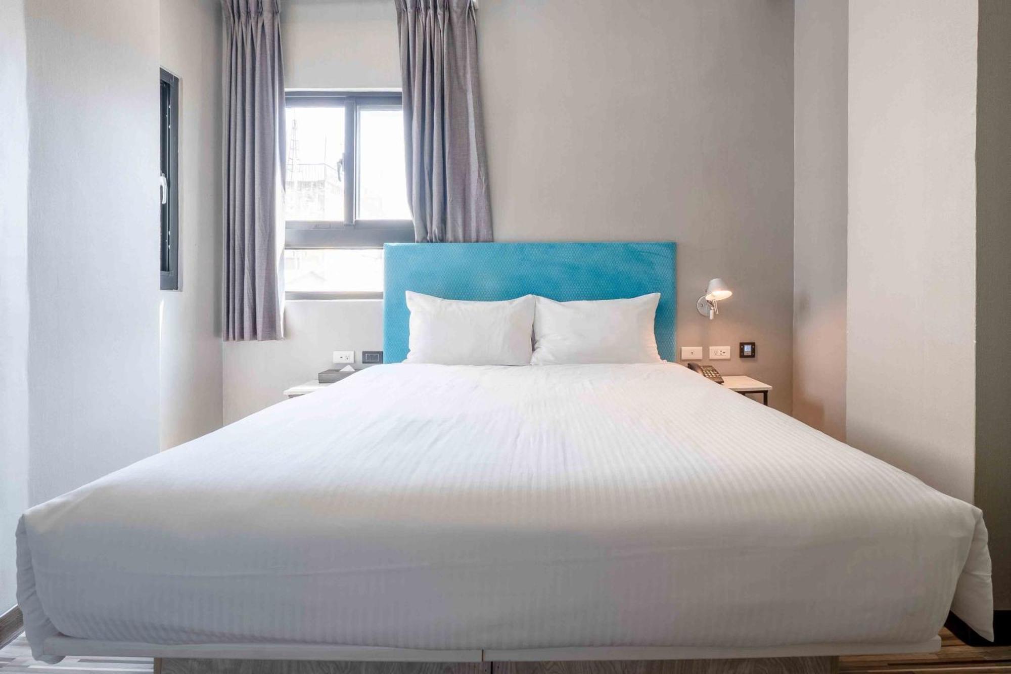 Check Inn Taichung Ziyou Екстериор снимка