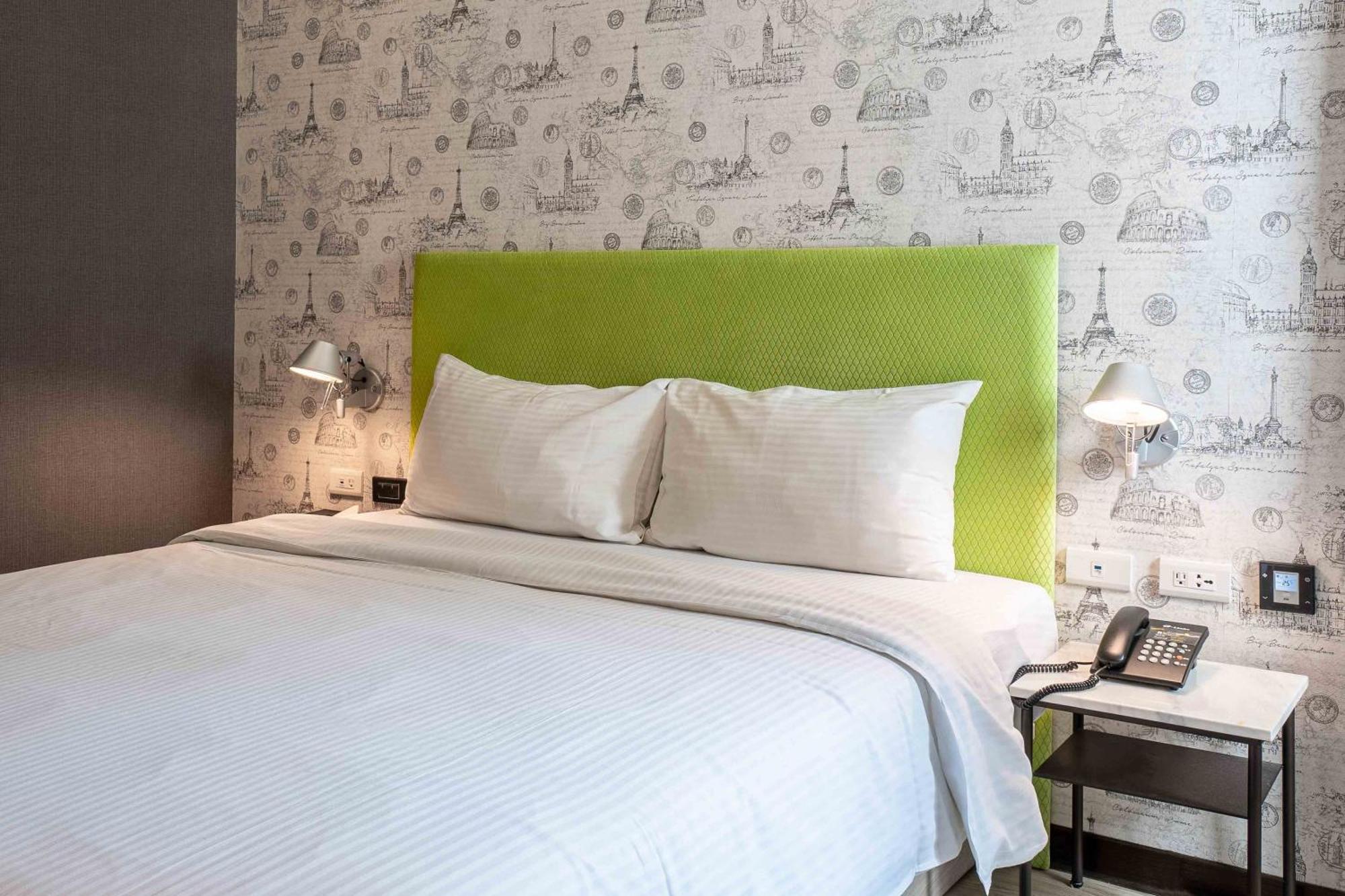 Check Inn Taichung Ziyou Екстериор снимка