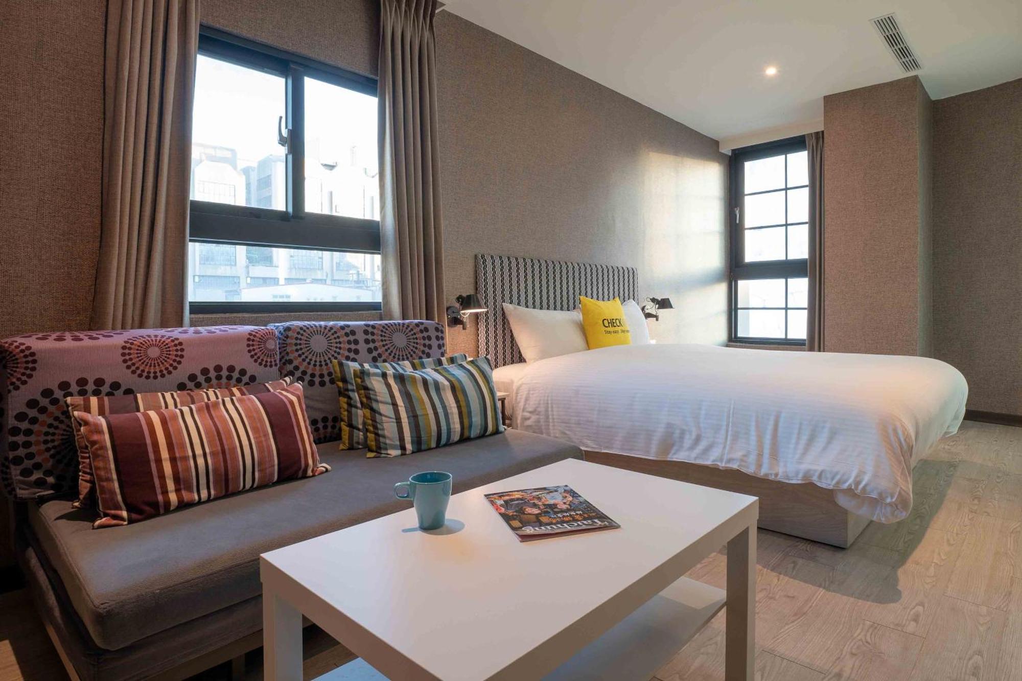 Check Inn Taichung Ziyou Екстериор снимка